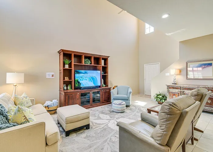 Patio & Pool Access: Havasu Gem Lake Havasu City