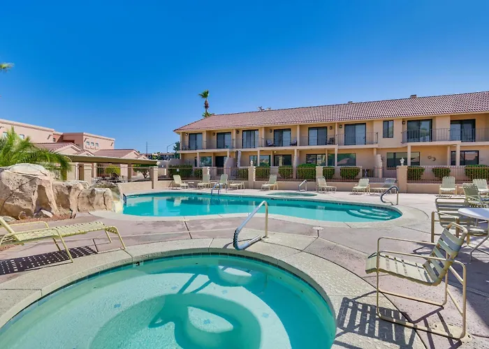 Patio & Pool Access: Havasu Gem Lake Havasu City
