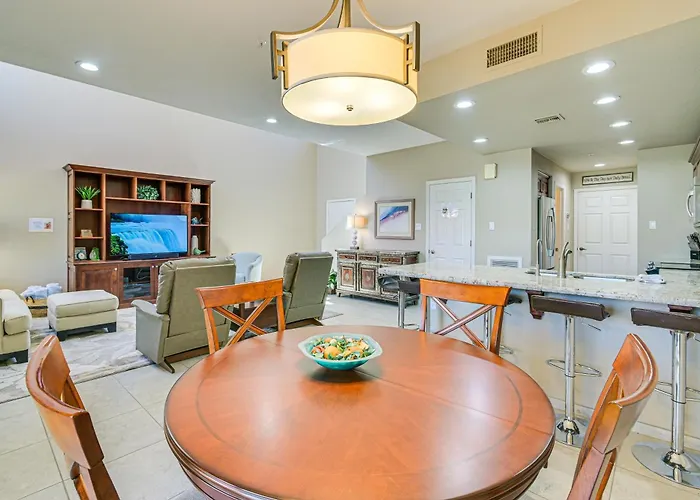 Patio & Pool Access: Havasu Gem Lake Havasu City