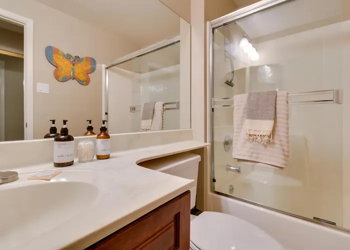 Patio & Pool Access: Havasu Gem Vakantiehuis *