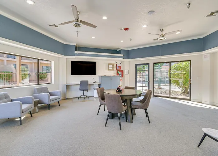 Patio & Pool Access: Havasu Gem * Lake Havasu City