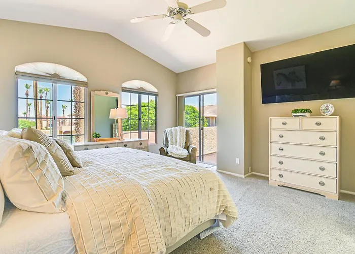 Patio & Pool Access: Havasu Gem *